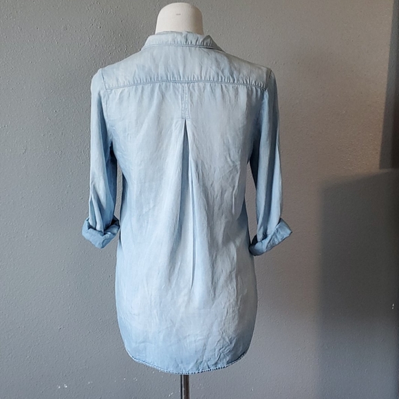 Anthropologie light denim button up roll up sleves - Picture 5 of 5
